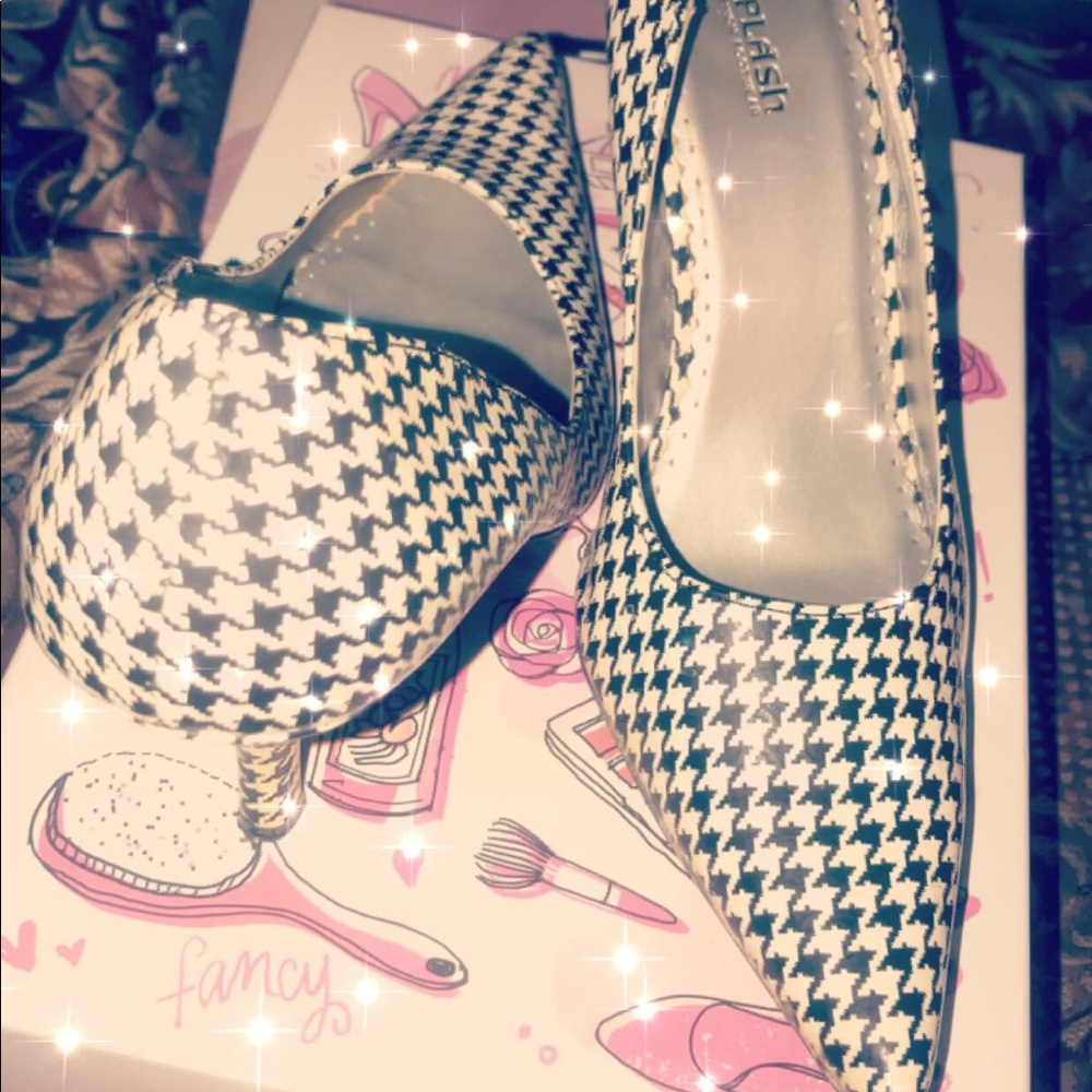 Kitten heels